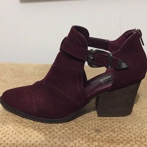 Booties w/ a cowboy twist - super cute!